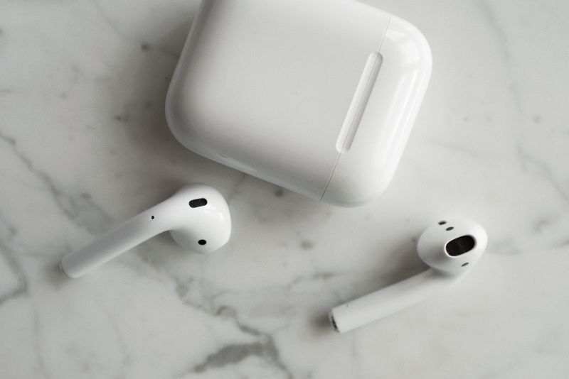 Apple AirPods 4 with ANC
