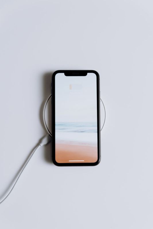 VoltEdge MagSafe-Compatible Wireless Charger